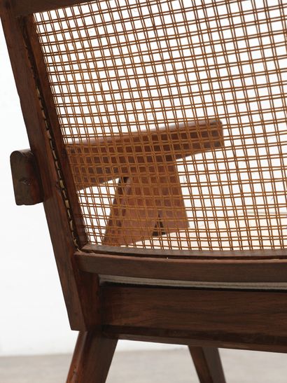 Pierre Jeanneret (1896-1967)
Paire de fauteuils...
