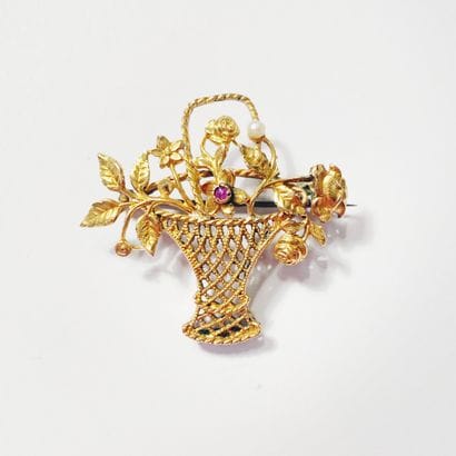 18K (750) yellow gold basket brooch set with...