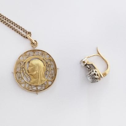 Lot in 18K (750) gold comprising a christening...