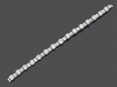 Van CLEEF & ARPELS.

Bracelet rivière en...