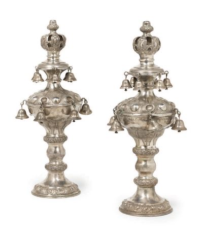 PAIR OF SILVER RIMONIM Vienna, 1863
H_38...