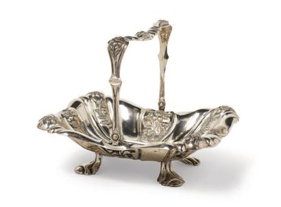 SILVER BASKET Vienna, 1840
With floral decoration...