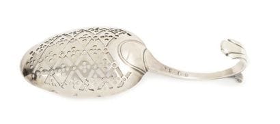 SILVER SUGAR SPREADING SPOON Gent, 1782
Date...