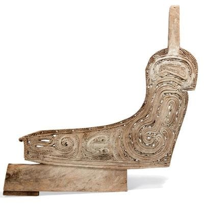 NOUVELLE GUINÉE
ORNEMENT de pirogue en bois...