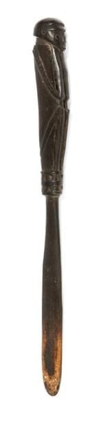 NOUVELLE GUINÉE
SPATULE en bois noir utilisée...