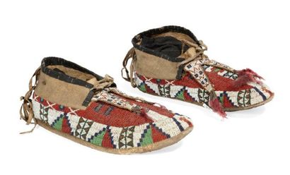 AMÉRIQUES
PAIRE DE MOCASSINS entièrement...