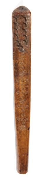 AMÉRIQUES
RARE CLUB en bois dur gravé de...