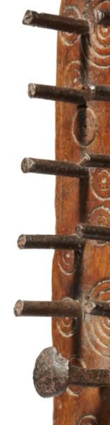AMÉRIQUES
RARE CLUB en bois dur gravé de...