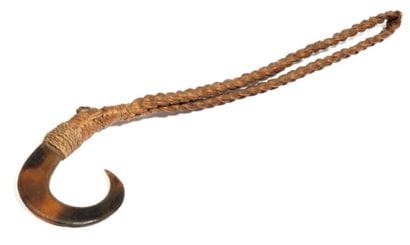 POLYNÉSIE
HAMEÇON. Rare hameçon en écaille...