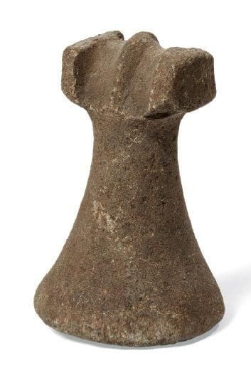 POLYNÉSIE
PILON «Penu» en basalte gris, la...