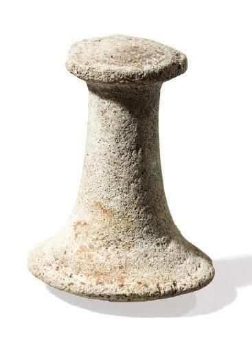 MICRONÉSIE
PILON en corail fossilisé de forme...