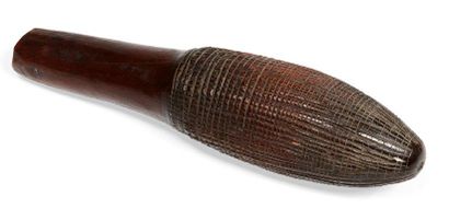 MÉLANÉSIE
BATTOIR à Tapa en bois lourd strié...
