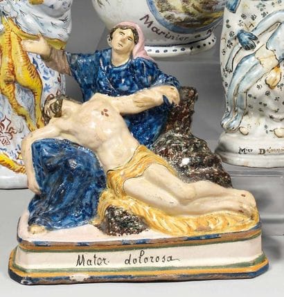 Nevers. Figure de Pieta portant le Christ...