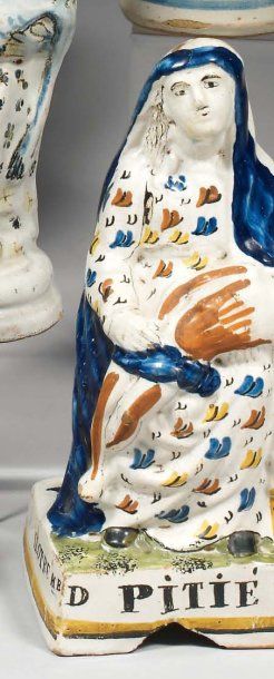 Nevers. Figure de Pieta portant le Christ...