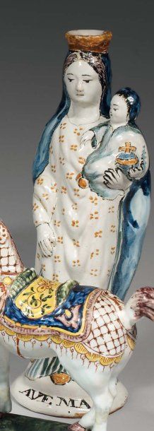 Nevers. Vierge d'accouchée tenant l'Enfant...