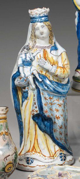 Nevers. Vierge d'accouchée tenant l'Enfant...