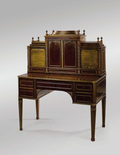 Bureau de forme rectangulaire en acajou et...