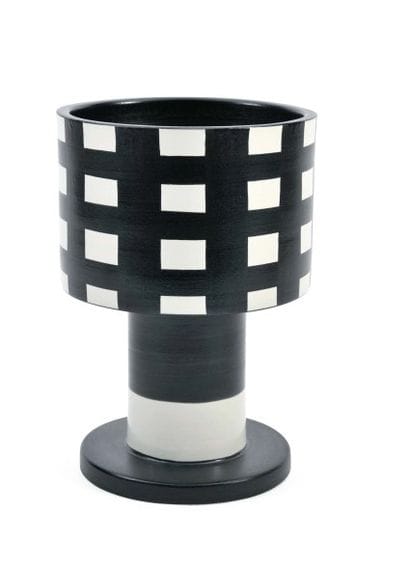 Coupe en céramique de forme cylindrique à...