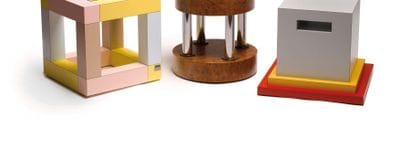 lot de trois petites tables d'appoint 