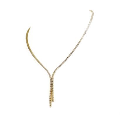 Collier en or orné de diamants de 4,79 carats...