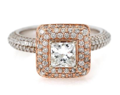 Bague en or deux tons ornée d'un diamant...
