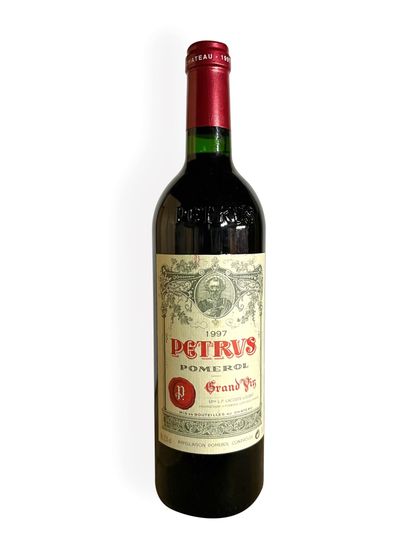 POMEROL
1997
Petrus
1 bouteille
Niveau :...