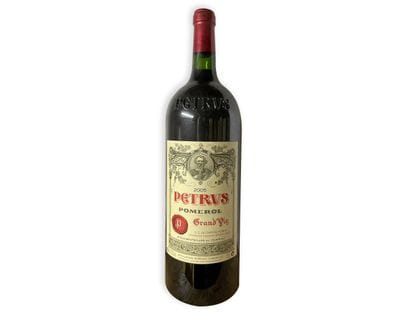 POMEROL
2005
Petrus
1 magnum
Niveaux : dans...
