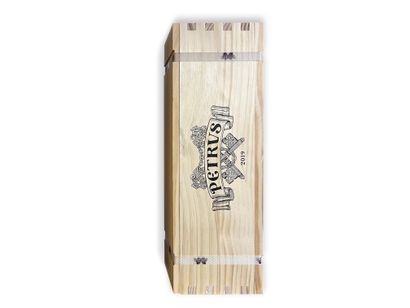 POMEROL
2019
Petrus
1 bouteille
Niveau :...