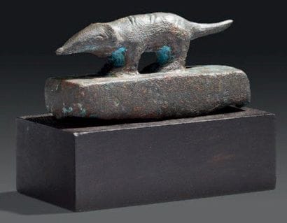 ÉGYPTE
FIGURINE représentant une musaraigne...