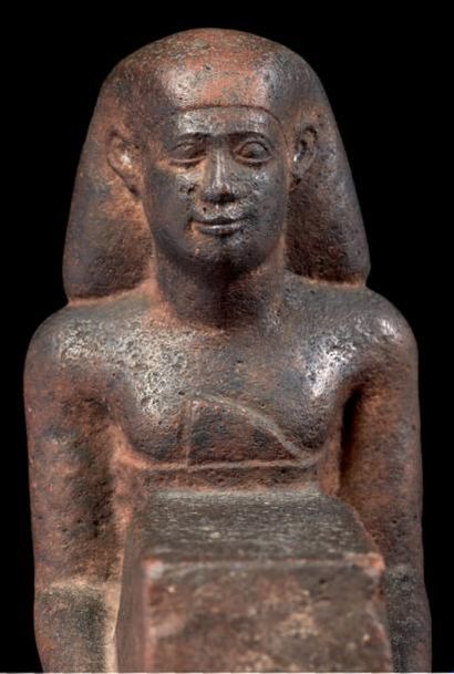 ÉGYPTE
STATUE NAOPHORE DE DIGNITAIRE. Elle...