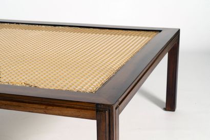 MOVEIS TEPERMAN Editor
Straw coffee table...