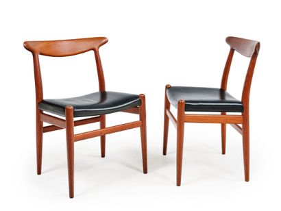 Hans WEGNER (1914 - 2007)
Pair of chairs...