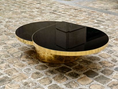 KOKET (XXe)
Table basse en laiton poli et...
