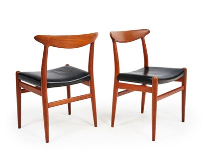 Hans WEGNER (1914 - 2007)
Pair of chairs...