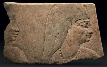 EGYPTE
RELIEF sculpté du visage de profil...