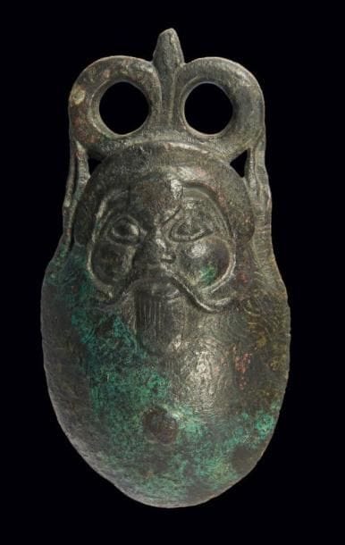 APPLIQUE DE VASE ornée d'une tête de satyre...