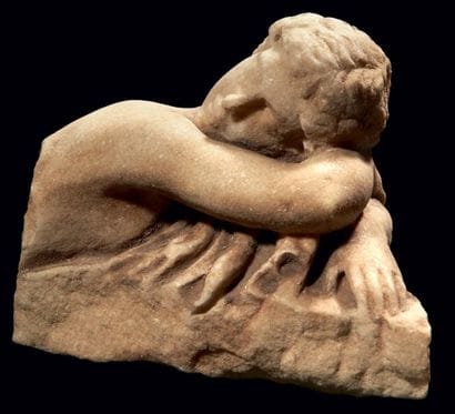 HERMAPHRODITE ENDORMI. Fragment de statuette...