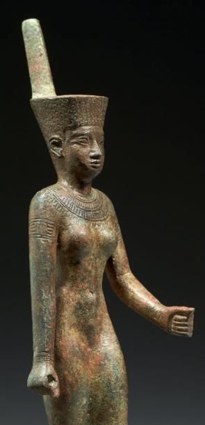 EGYPTE
STATUETTE VOTIVE REPRÉSENTANT LA DÉESSE...