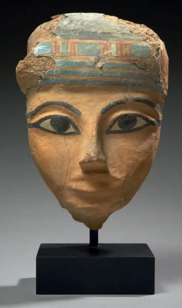 EGYPTE
MASQUE DE SARCOPHAGE représentant...