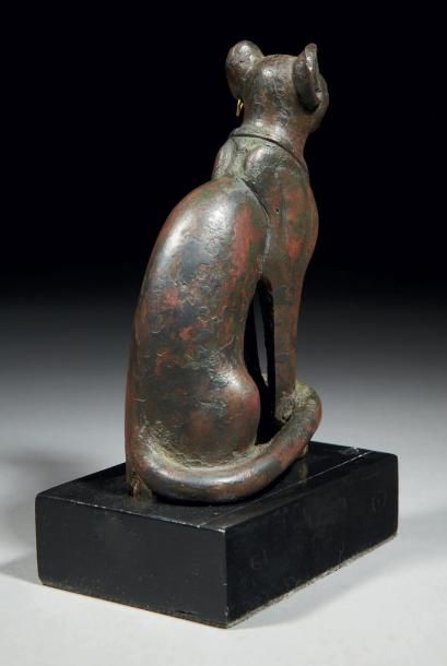 EGYPTE
STATUETTE VOTIVE DE CHATTE BASTET....