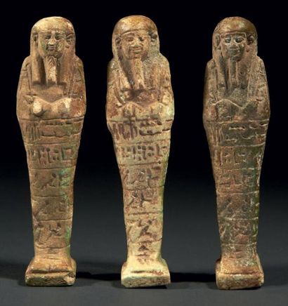 EGYPTE
ENSEMBLE DE TROIS OUSHEBTI AU NOM...