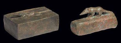 EGYPTE
Lot composé de DEUX SARCOPHAGES VOTIFS,...