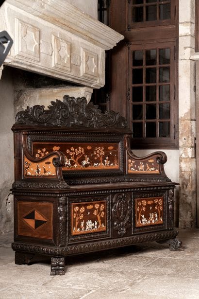 Two-seater bench in carved walnut, veneer...