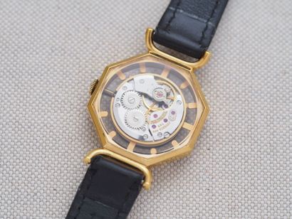 JUVENIA Mystérieuse
Case: Octagonal gold-plated....