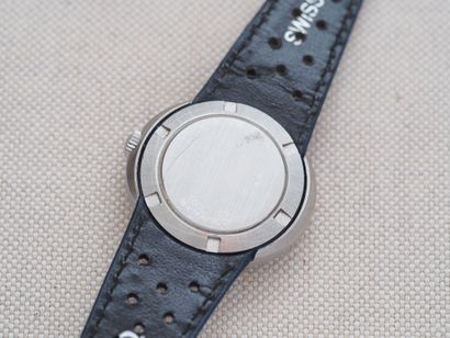 OMEGA Dynamic Lady
Case: Steel. Ribbed cushion....