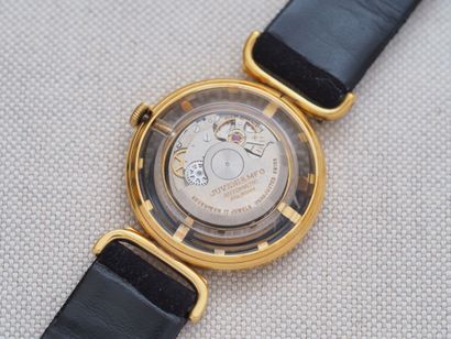 JUVENIA Mystérieuse
Case: Round gold-plated....