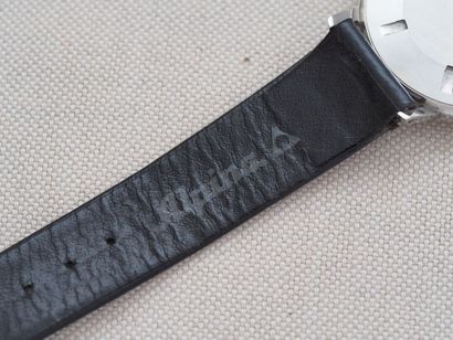ALPINA N.O.S ref. 710625
Case : Steel. Round....