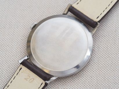 OMEGA Jumbo ref. 2808-1
Case: Steel. Press-on...