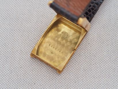 OMEGA
Case: 18k yellow gold ( 750°°). Rectangular....