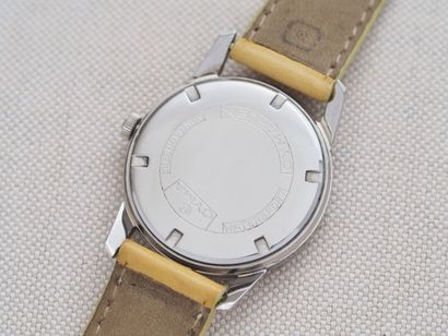 CYMA Navystar réf. 2 5655
Boitier : Acier....